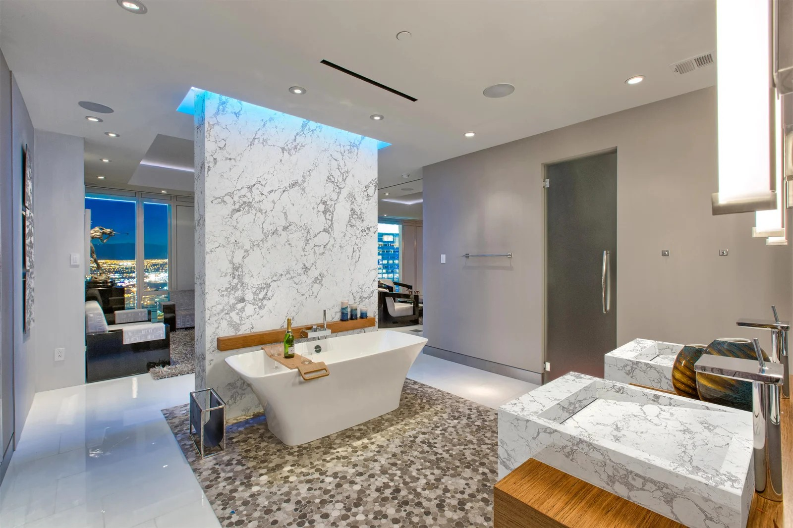 Nero Quartz Commercial